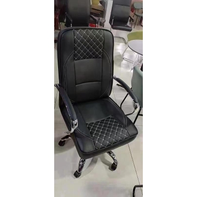 钢制椅子